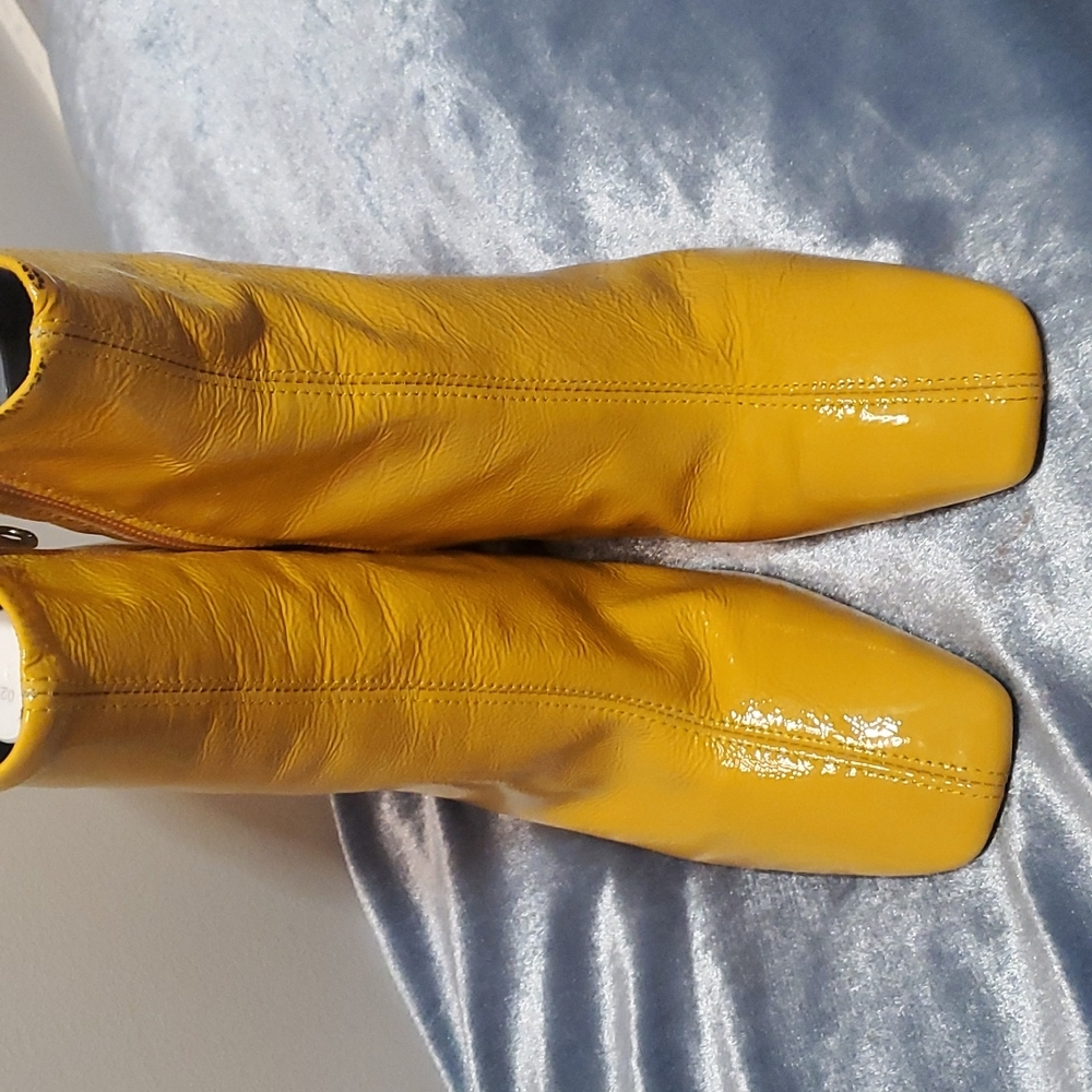 Patent heels ( Made in Spain)